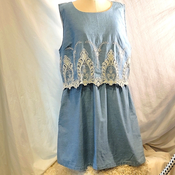 Maison Jules Popover Chambray  Dress - Picture 3 of 6
